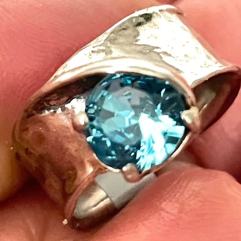 NWT Gorgeous Sz 7 Made in Israel .925 Sterling Silver Thick Blue Stone Ring